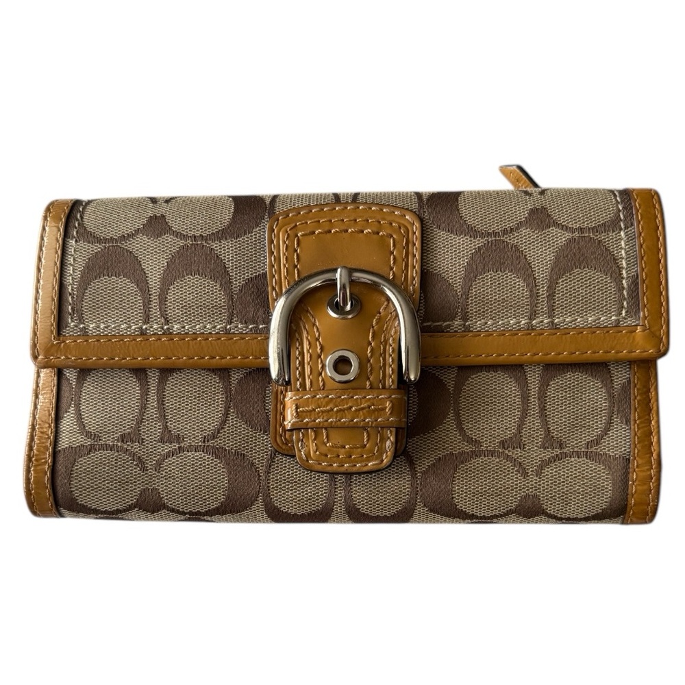 Authentic Vintage Coach Monogram Logo Buckle Wallet Tan Beige Patent Leather